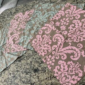 Set of 4 square Nest Linens Dinner Placemats